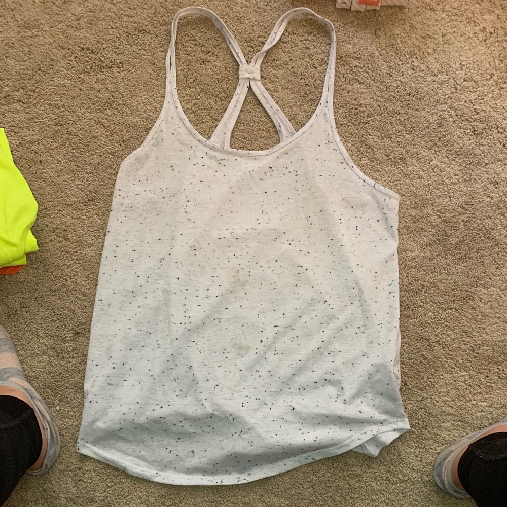 Tank tops. - Picture 2 of 9